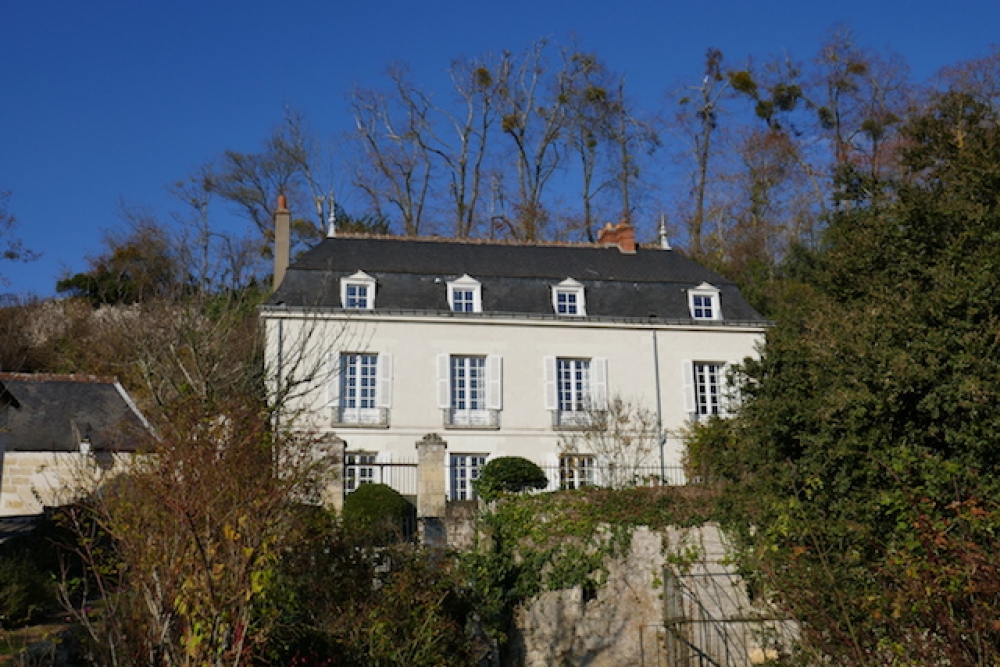 Ravissante maison XVIIIème avec dépendance et jardin