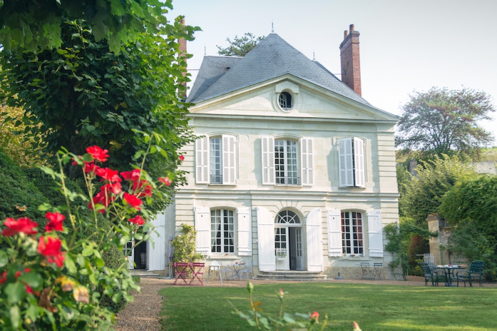 Elégante propriété Directoire avec piscine, dépendances et très beau jardin