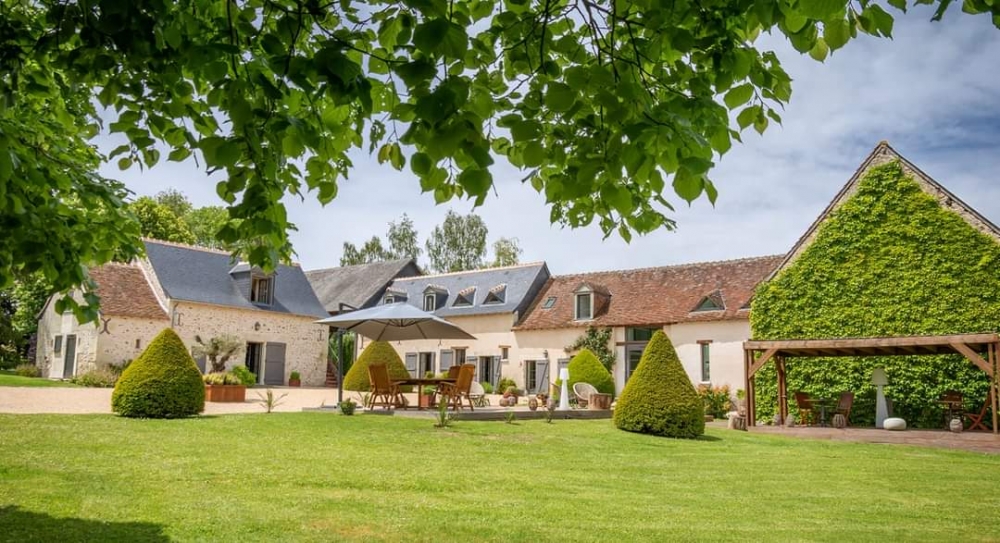 Elgante proprit XIXme de campagne restaure sur parc 1,7 ha.